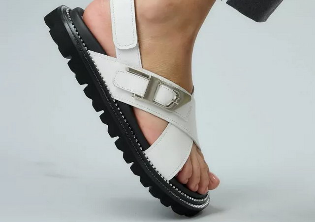 ������� Sandalini