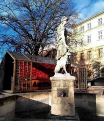 Біля Діани на Ринку Біля Діани на Ринку